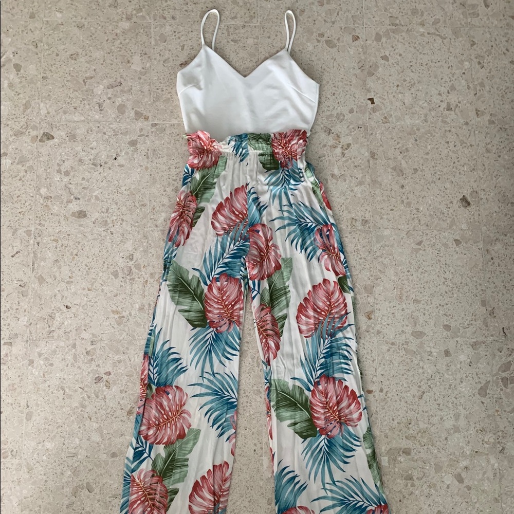 😍 Shop17 Beautiful Jumpsuit!